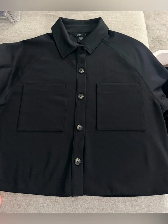 Athleta Allure Shirt Jacket
Womens Crop Long Sleeve Button Front - Picture 12 of 14